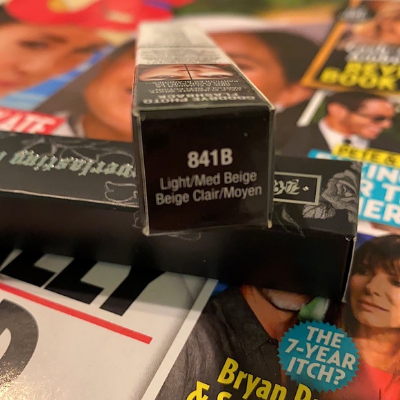 Wet N Wild Photofocus Concealer Corrector Light Med Beige NWT - Picture 8 of 11